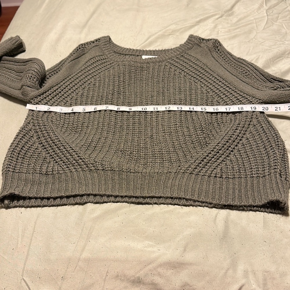 Sweater - Picture 4 of 5